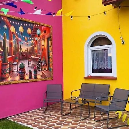 Mexican-style Homes Nyaraló